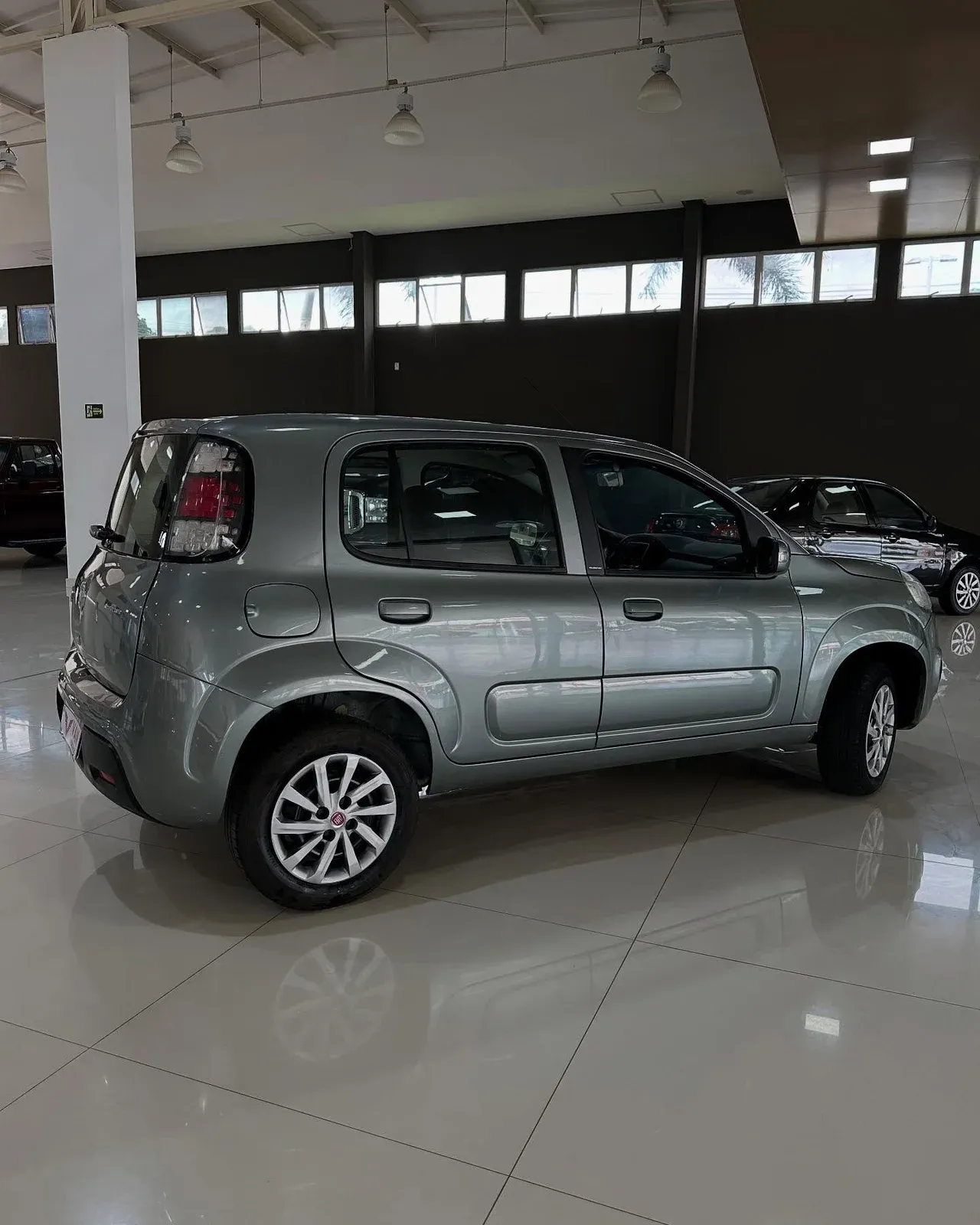 Fiat Uno 2015 prata